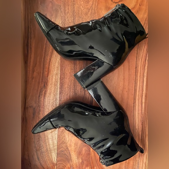 Kendall and Kylie patent leather boot sz. 7 - Picture 5 of 5